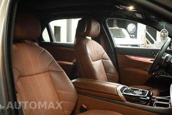 2023 BMW 7 Series Sedan 760i xDrive - miniatura 15