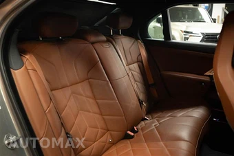 2023 BMW 7 Series Sedan 760i xDrive - miniatura 16