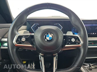 2023 BMW 7 Series Sedan 760i xDrive - miniatura 10
