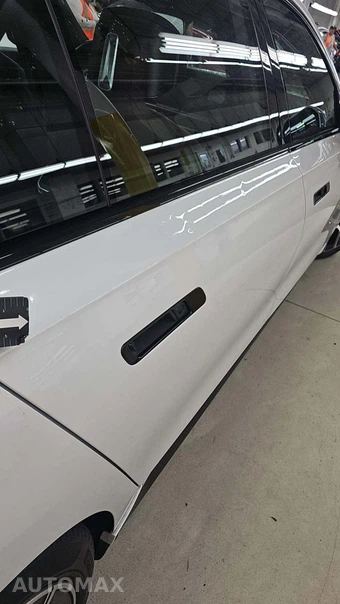 2023 BMW 7 Series Sedan 760i xDrive - miniatura 28