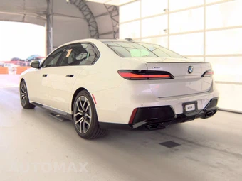 2023 BMW 7 Series Sedan 760i xDrive - miniatura 6
