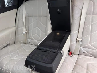 2023 BMW 7 Series Sedan 760i xDrive - miniatura 25