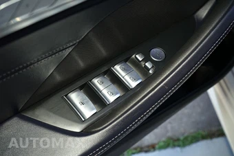 2023 BMW 8 Series Convertible 840i xDrive - miniatura 25