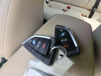 2023 BMW i4 eDrive35 – miniatura 8