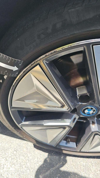 2023 BMW i4 eDrive35 – miniatura 35