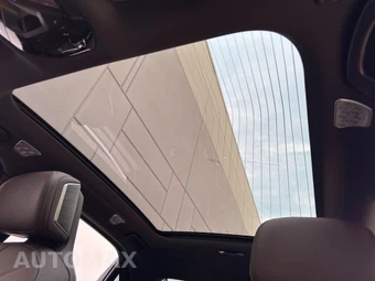 2023 BMW i7 xDrive60 - miniatura 10
