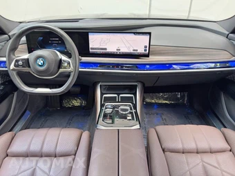 2023 BMW i7 xDrive60 - miniatura 11