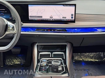 2023 BMW i7 xDrive60 - miniatura 23