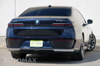 2023 BMW i7 xDrive60 - miniatura 3