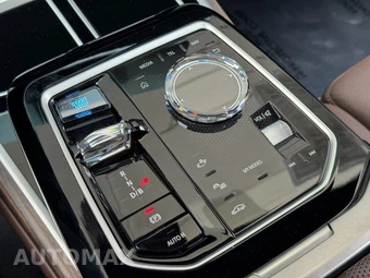 2023 BMW i7 xDrive60 - miniatura 33
