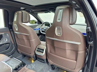 2023 BMW i7 xDrive60 - miniatura 45