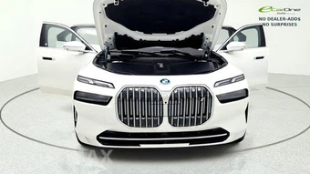 2023 BMW i7 xDrive60 - miniatura 12