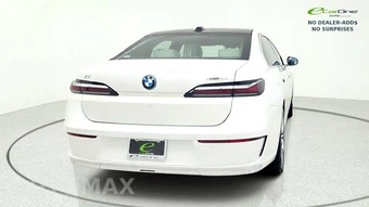 2023 BMW i7 xDrive60 - miniatura 8