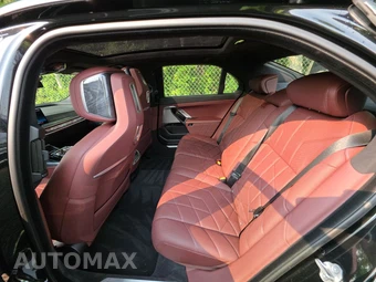 2023 BMW i7 xDrive60 – miniatura 13