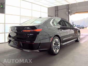 2023 BMW i7 xDrive60 – miniatura 4