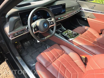 2023 BMW i7 xDrive60 – miniatura 7