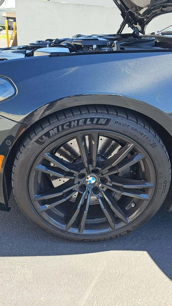 2023 BMW M5 Sedan – miniatura 25