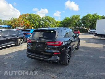 2023 BMW X5 Sports Activity Vehicle M50i - miniatura 3