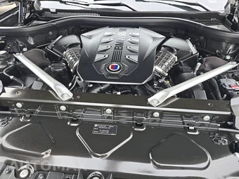 2023 BMW X7 Sports Activity Vehicle ALPINA XB7 - miniatura 16