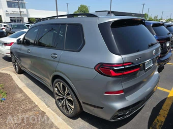 2023 BMW X7 Sports Activity Vehicle M60i – miniatura 2