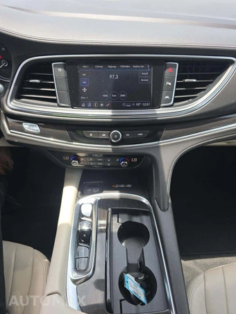 2023 Buick Enclave Essence 1SL – miniatura 10