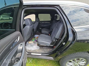 2023 Buick Enclave Essence 1SL – miniatura 10