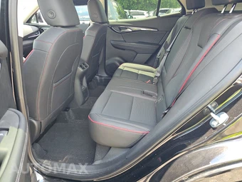 2023 Buick Envision Essence 1SL – miniatura 13