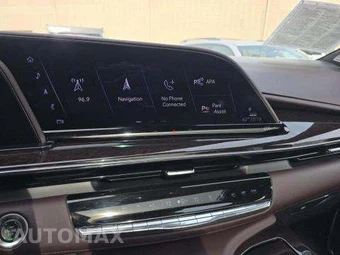 2023 Cadillac Escalade Premium Luxury Platinum - miniatura 10