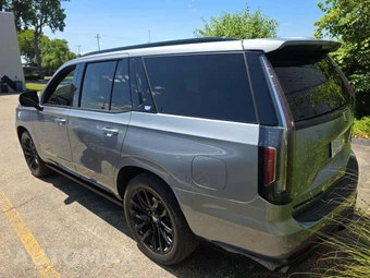 2023 Cadillac Escalade Sport Platinum - miniatura 2