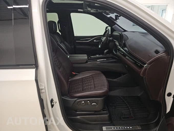 2023 Cadillac Escalade V-Series 1SD - miniatura 8