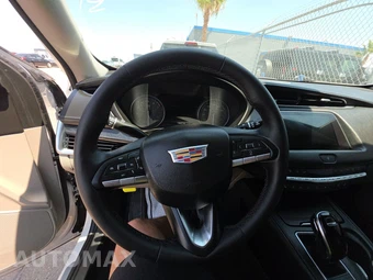 2023 Cadillac XT4 Premium Luxury 1SE - miniatura 10