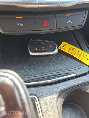 2023 Cadillac XT4 Premium Luxury 1SE - miniatura 8