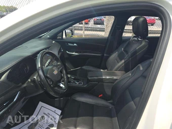 2023 Cadillac XT4 Sport 1SG - miniatura 4