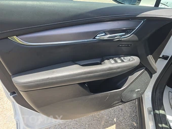 2023 Cadillac XT6 Luxury 1SA - miniatura 9
