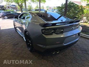 2023 Chevrolet Camaro 2LT Coupe - miniatura 2