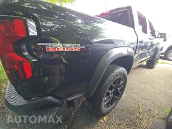 2023 Chevrolet Colorado Trail Boss Crew Cab Medium Bed 0TR - miniatura 3