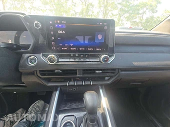 2023 Chevrolet Colorado Trail Boss Crew Cab Short Bed 0TR - miniatura 10