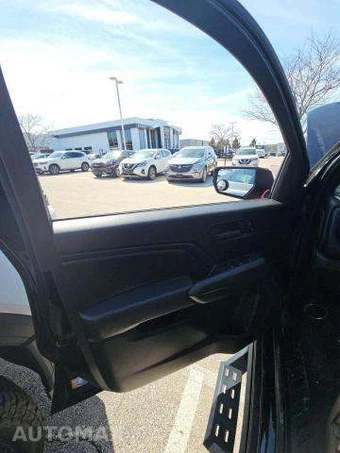 2023 Chevrolet Colorado Trail Boss Crew Cab Short Bed 0TR - miniatura 32