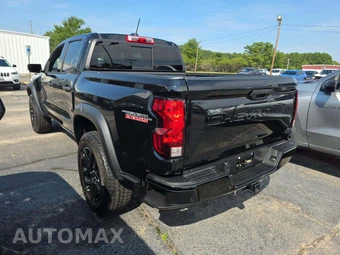 2023 Chevrolet Colorado Trail Boss Crew Cab Short Bed 0TR - miniatura 2
