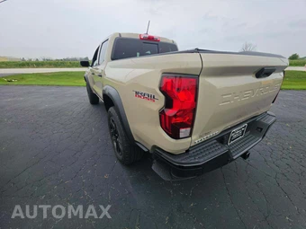 2023 Chevrolet Colorado Trail Boss Crew Cab Short Bed 0TR - miniatura 2