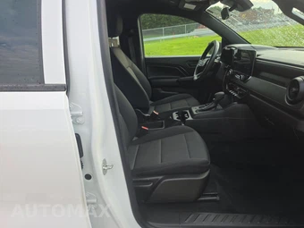 2023 Chevrolet Colorado WT Crew Cab Medium Bed 2WT - miniatura 8