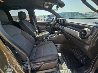 2023 Chevrolet Colorado WT Crew Cab Medium Bed 2WT - miniatura 8