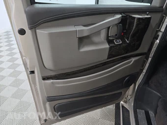 2023 Chevrolet Express 2500 Cargo Van 1WT 135.2" WB - miniatura 9