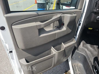 2023 Chevrolet Express 2500 Cargo Van 1WT 155.2" WB - miniatura 9