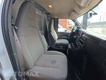 2023 Chevrolet Express 3500 Cargo Van 1WT 155.2" WB - miniatura 18