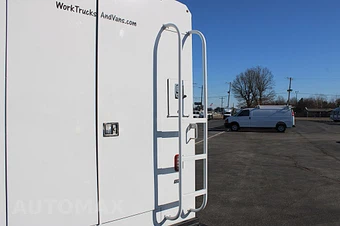 2023 Chevrolet Express 3500 Cutaway 1WT - miniatura 18