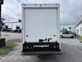 2023 Chevrolet Express 3500 Cutaway 1WT - miniatura 13