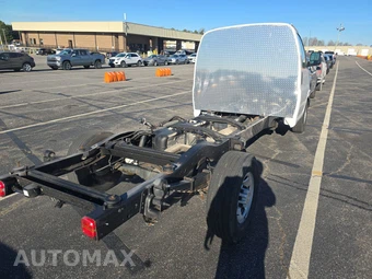 2023 Chevrolet Express 3500 Cutaway 1WT – miniatura 4