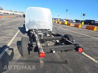2023 Chevrolet Express 3500 Cutaway 1WT – miniatura 5