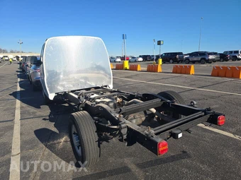 2023 Chevrolet Express 3500 Cutaway 1WT – miniatura 6